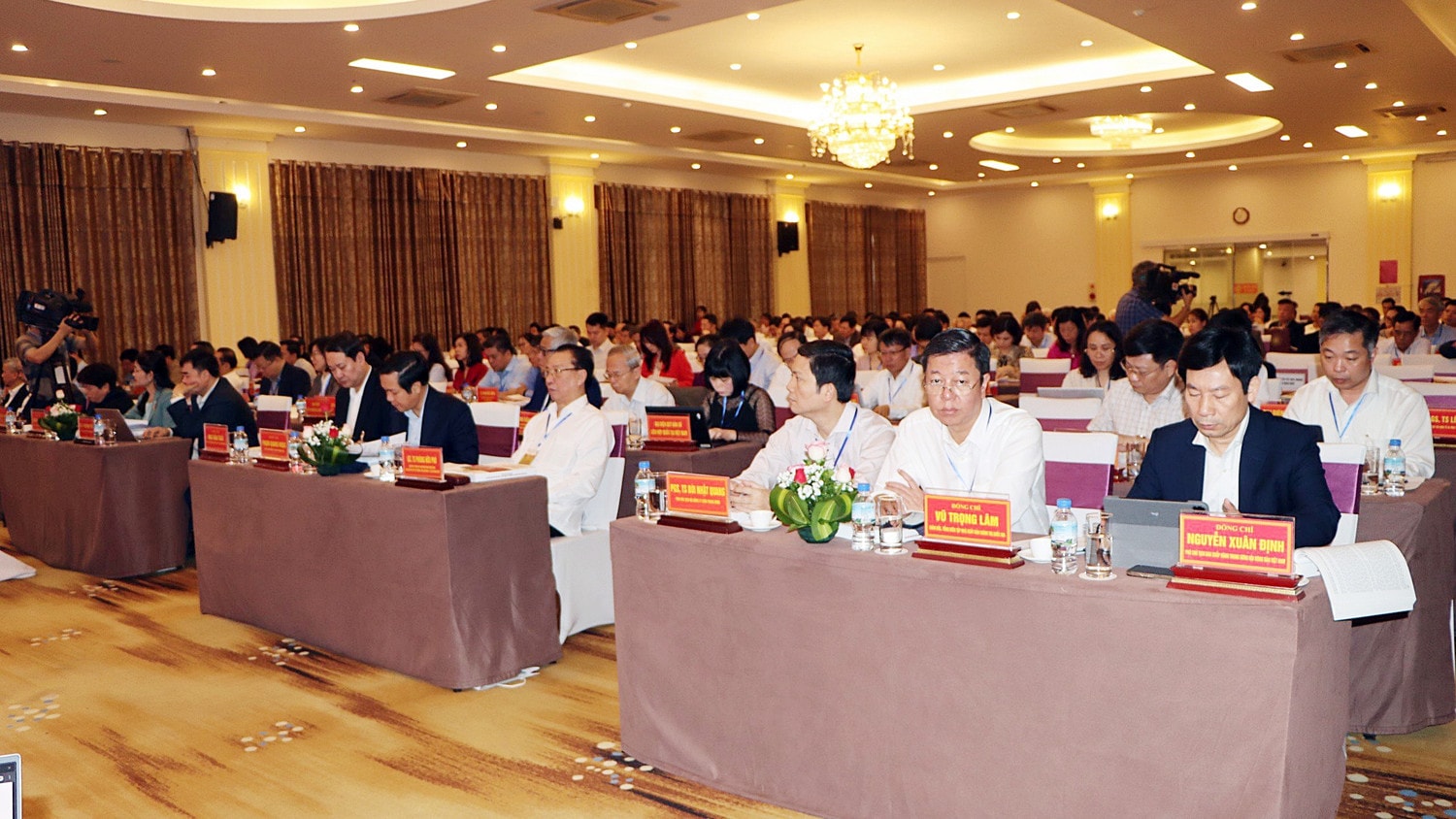 Chủ động thích ứng với già hóa dân số -0
