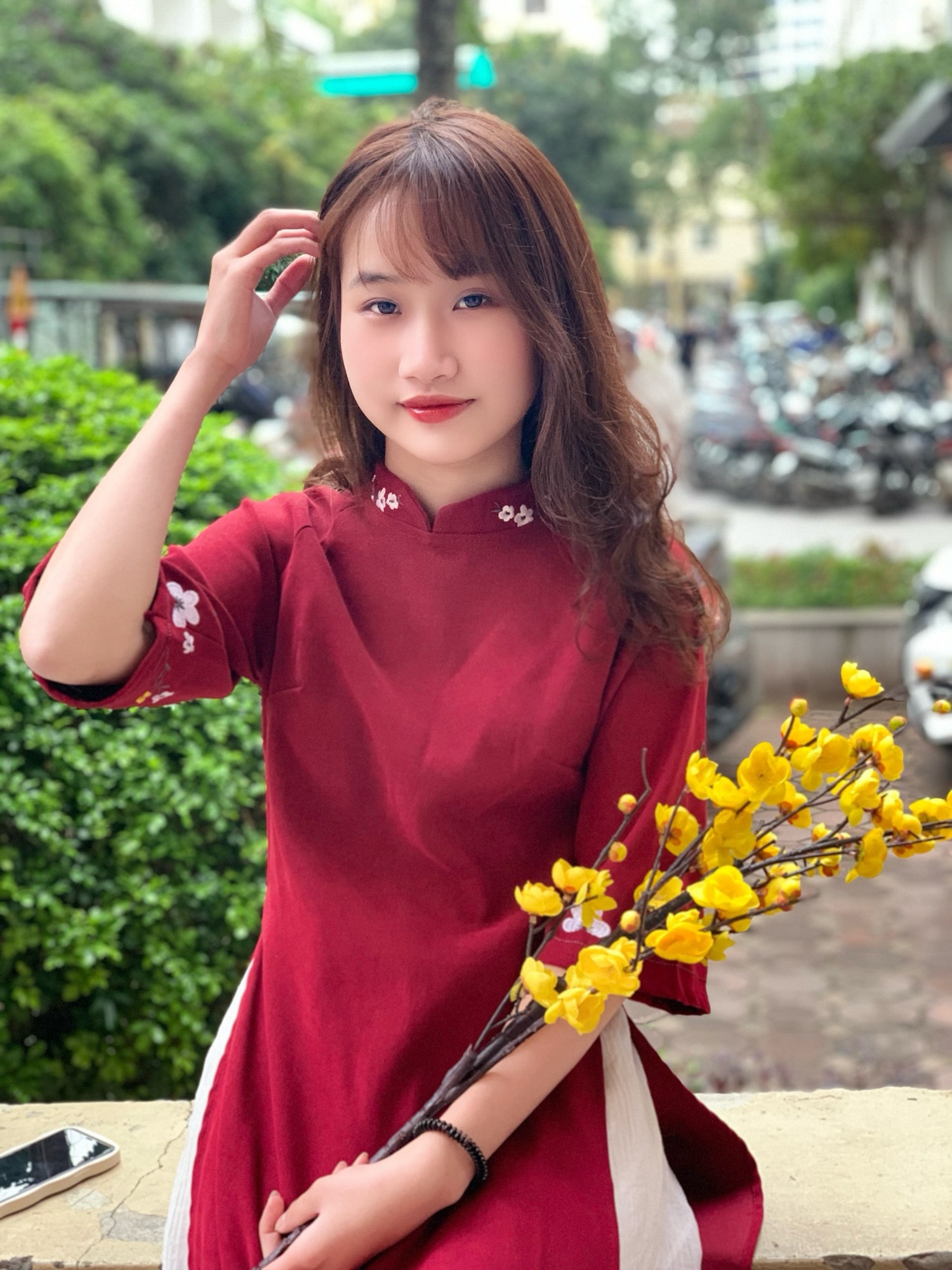 Nữ sinh giàu nghị lực và mơ ước trở thành cô giáo nuôi dạy trẻ khuyết tật -0
