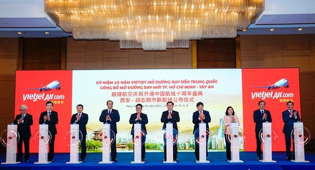 Các đại biểu thực hiện nghi thức công bố đường bay mới TP. Hồ Chí Minh - Tây An của Vietjet Vietjet công bố đường bay mới TP. Hồ Chí Minh – Tây An -0