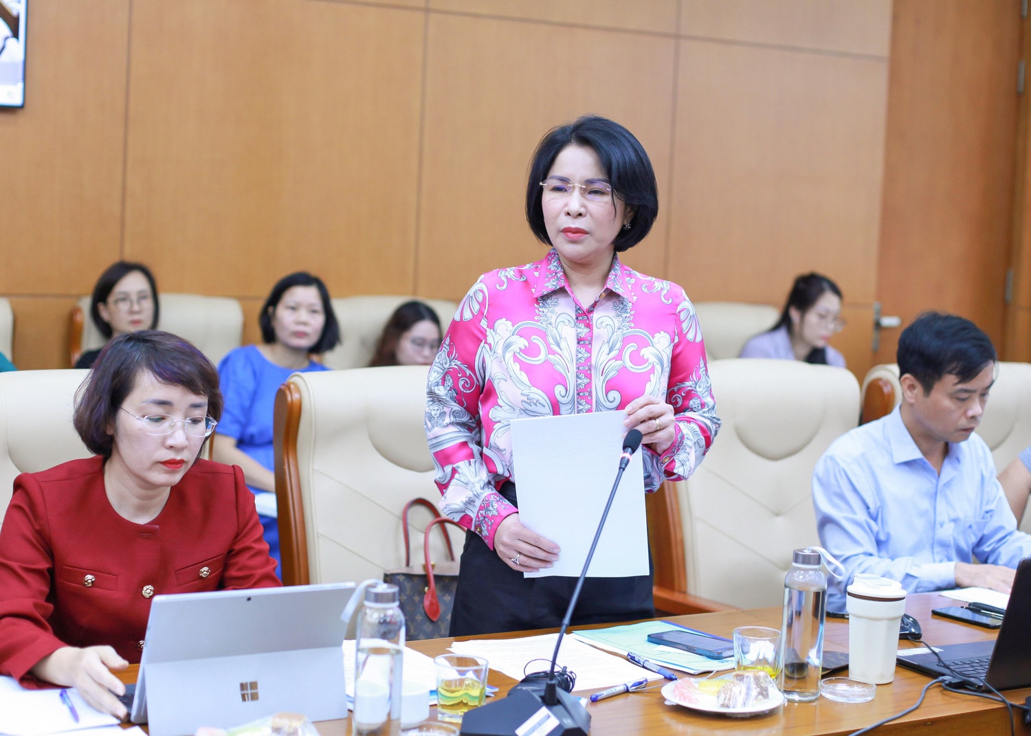 Phó Trưởng Ban Dân nguyện Trần Thị Nhị Hà phát biểu tại hội thảo