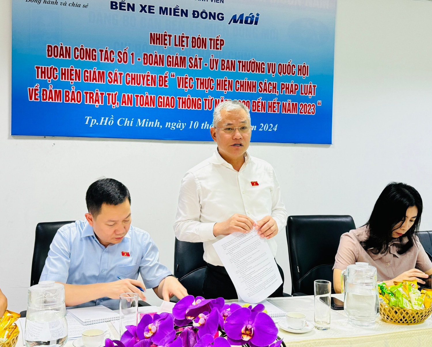 Phó Chủ nhiệm Ủy ban Đối ngoại Đôn Tuấn Phong phát biểu tại cuộc làm việc 