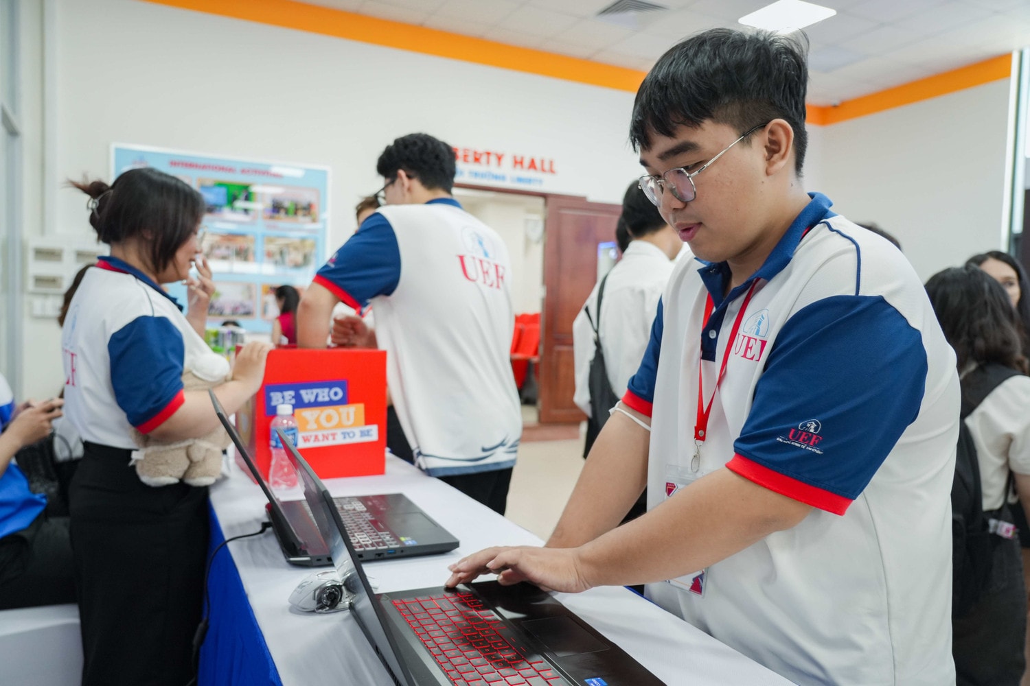Thị trường lao động vẫn tồn tại nhiều hạn chế -0