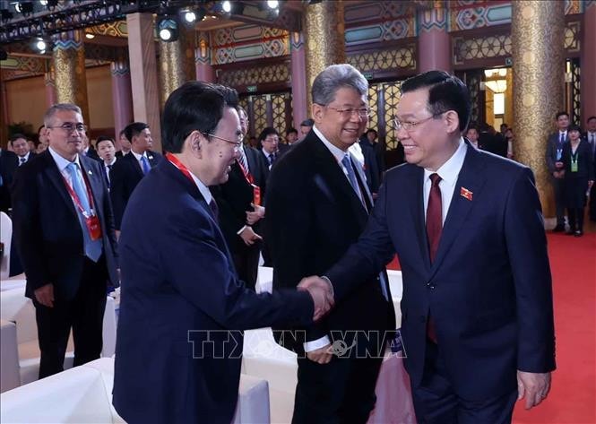 Chủ tịch Quốc hội Vương Đình Huệ dự Tọa đàm về cải cách doanh nghiệp nhà nước Việt Nam - Trung Quốc