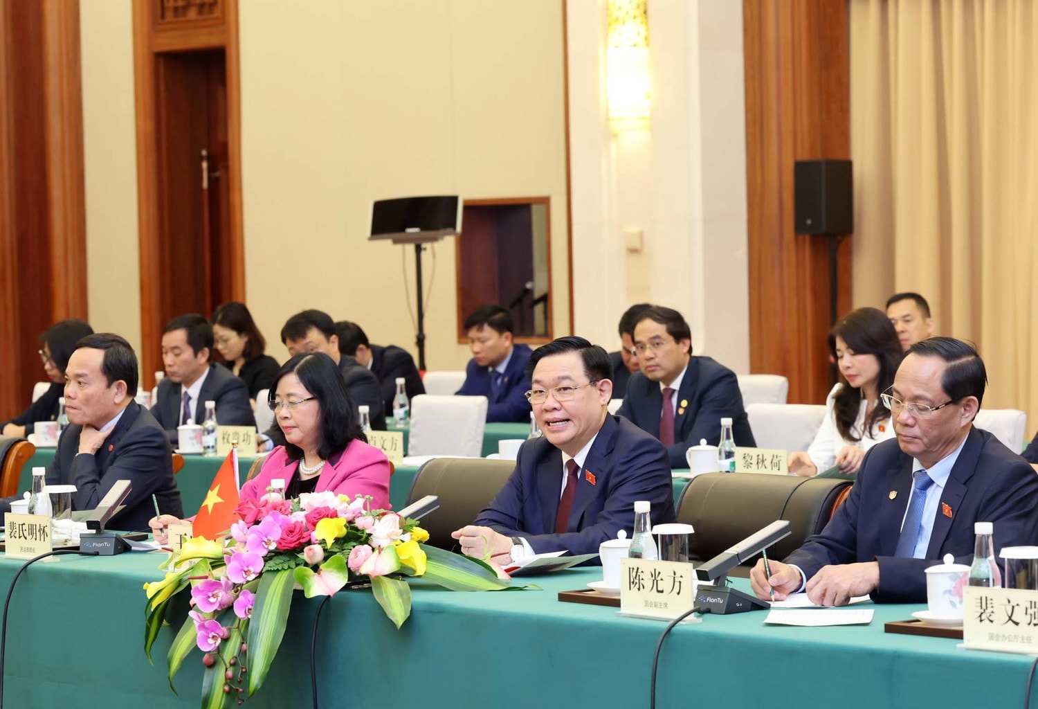 Chủ tịch Quốc hội Vương Đình Huệ tiếp Bí thư Tỉnh ủy Vân Nam, Trung Quốc