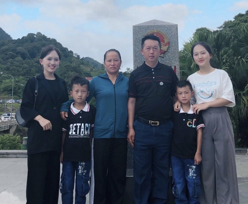 Nữ sinh sư phạm Xồng Vi Va: Ước mơ gieo “con chữ” trên bản làng người Mông -0