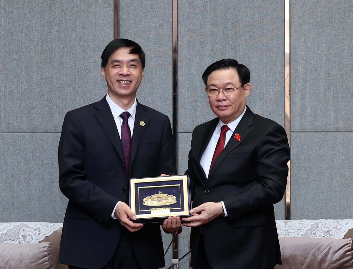 Chủ tịch Quốc hội Vương Đình Huệ tiếp lãnh đạo một số tập đoàn Trung Quốc tại tỉnh Vân Nam -0