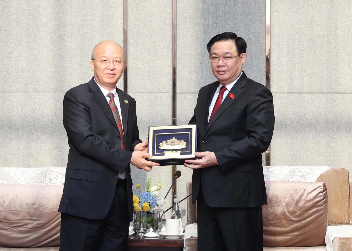 Chủ tịch Quốc hội Vương Đình Huệ tiếp lãnh đạo một số tập đoàn Trung Quốc tại tỉnh Vân Nam -0