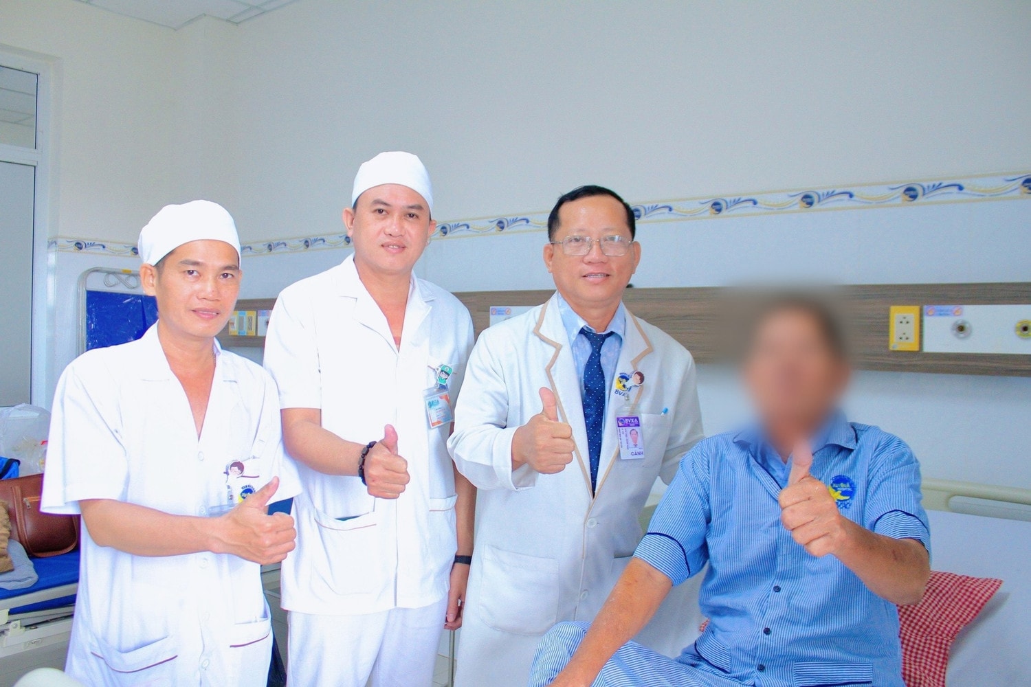 Nguy kịch vì một mảnh xương cá -0