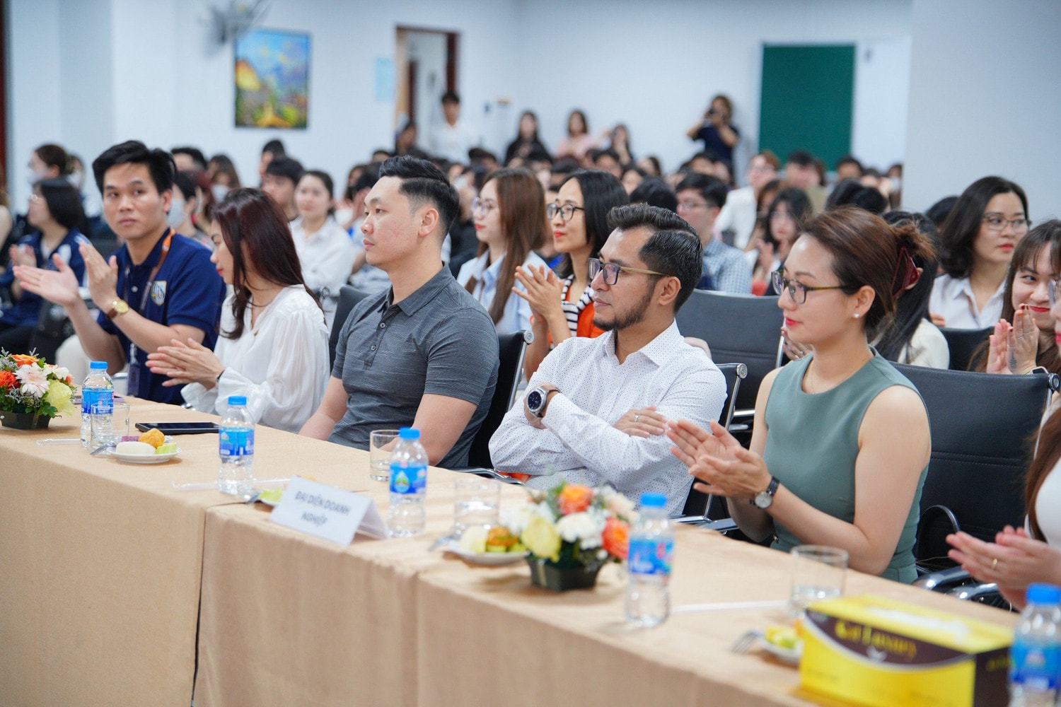 Khai mạc Tuần lễ kết nối việc làm VNU-IS Job Link Week 2024 -0