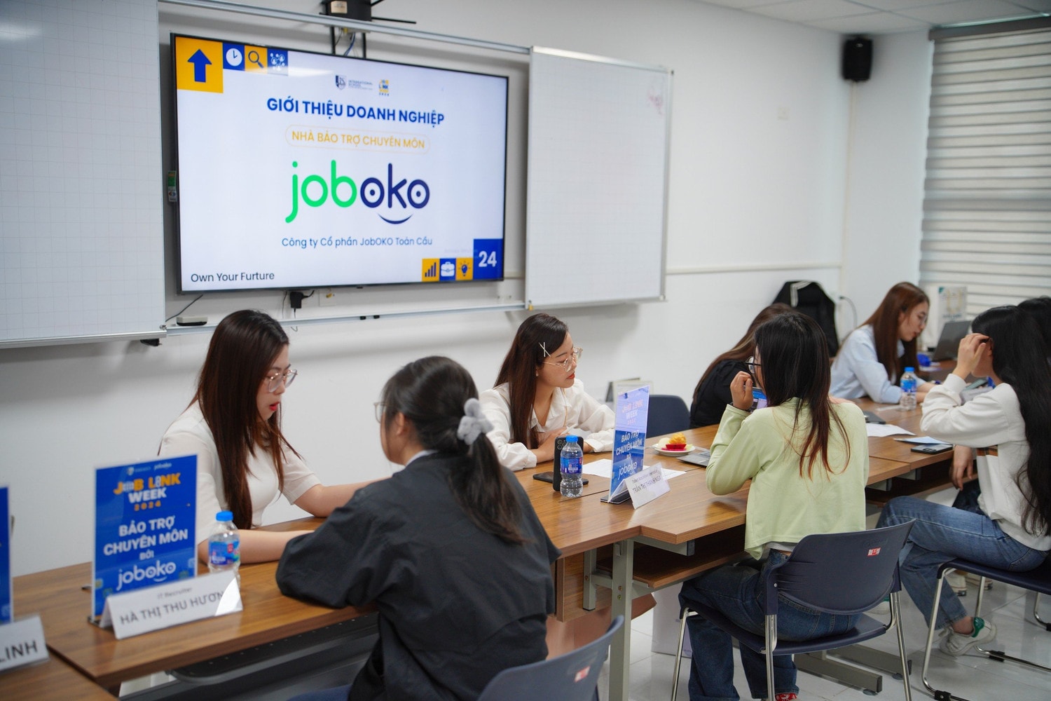 Khai mạc Tuần lễ kết nối việc làm VNU-IS Job Link Week 2024 -1