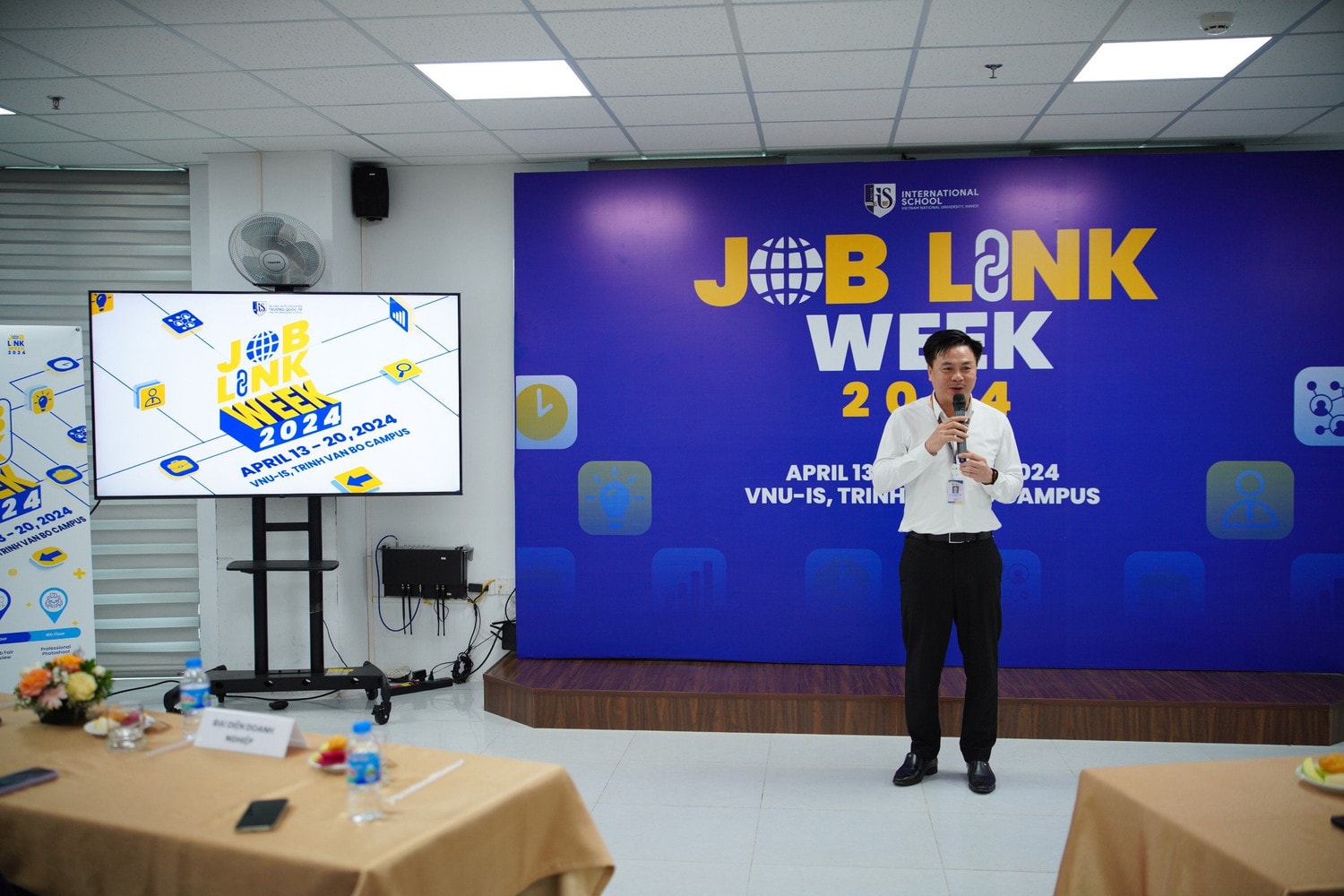 Khai mạc Tuần lễ kết nối việc làm VNU-IS Job Link Week 2024 -0