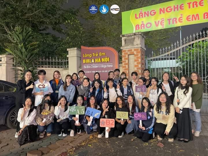 Nữ sinh quyết tâm trở thành giáo viên dạy Văn “gieo chữ” tới học trò vùng cao -0