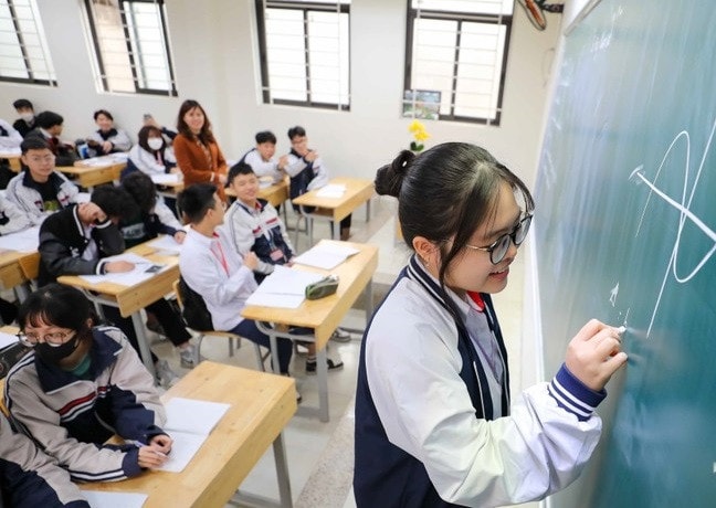 Giờ ôn tập môn Toán của học sinh lớp 12 trường THPT Trương Định (Hoàng Mai, Hà Nội). Ảnh: Thanh Tùng