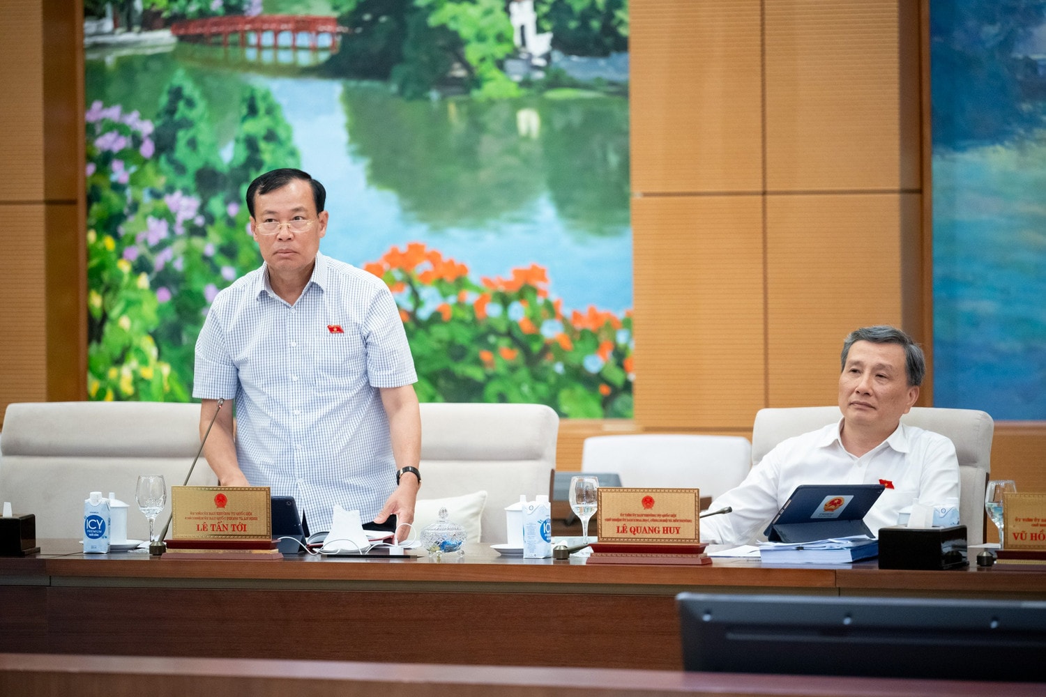 Thông qua điều chỉnh Chương trình xây dựng luật, pháp lệnh năm 2024 -1