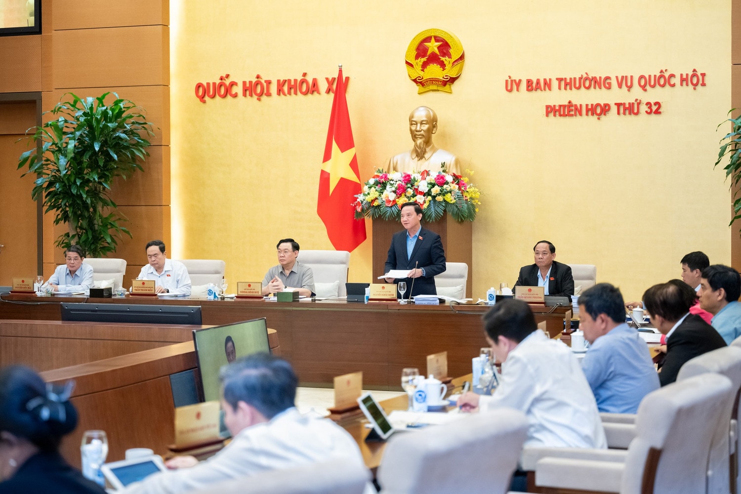 Nghiên cứu, đề xuất giải pháp để Quốc hội hoàn thành nhiệm vụ lập pháp của nhiệm kỳ, bảo đảm chất lượng, đáp ứng yêu cầu thực tiễn -0