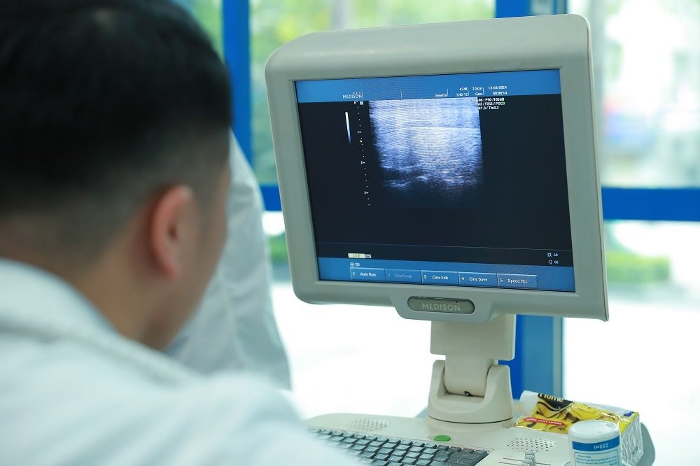 Gần 500 khách hàng tham dự buổi thăm khám miễn phí của MB Ageas Life -0