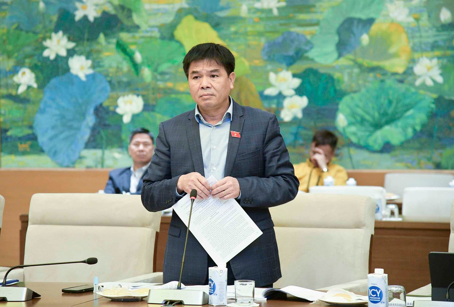 Phó Chủ nhiệm Ủy ban Tài chính - Ngân sách Nguyễn Hữu Toàn phát biểu tại buổi làm việc. Ảnh: Thanh Hải