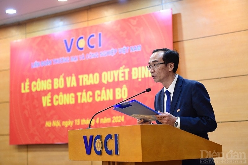 VCCI công bố và trao quyết định bổ nhiệm Tổng Biên tập Diễn đàn Doanh nghiệp -0