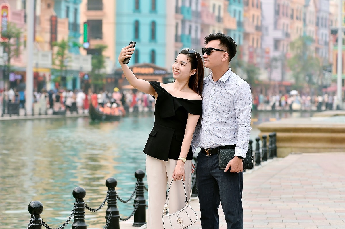 “Thiên đường tình yêu” khiến đôi lứa xiêu lòng ở phía Đông Hà Nội -0