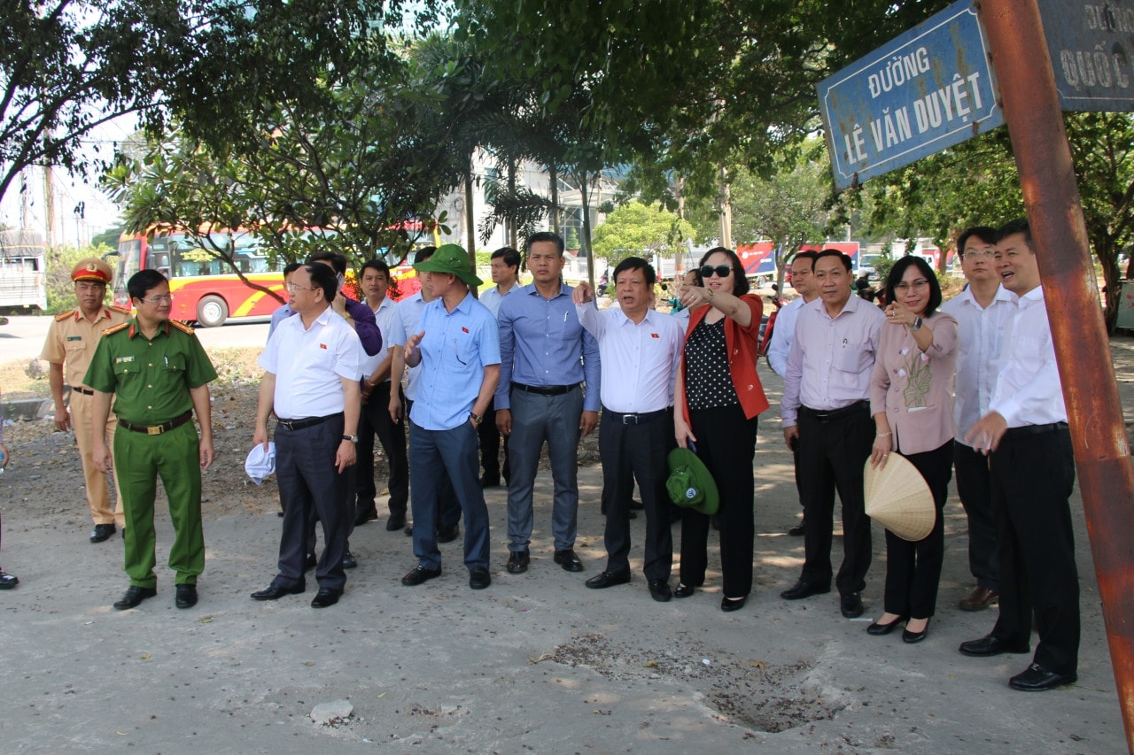 Đoàn giám sát của Ủy ban Thường vụ Quốc hội khảo sát thực tế một số các nút giao thông phức tạp tại Đồng Nai Làm rõ trách nhiệm địa phương và cơ quan quản lý hạ tầng