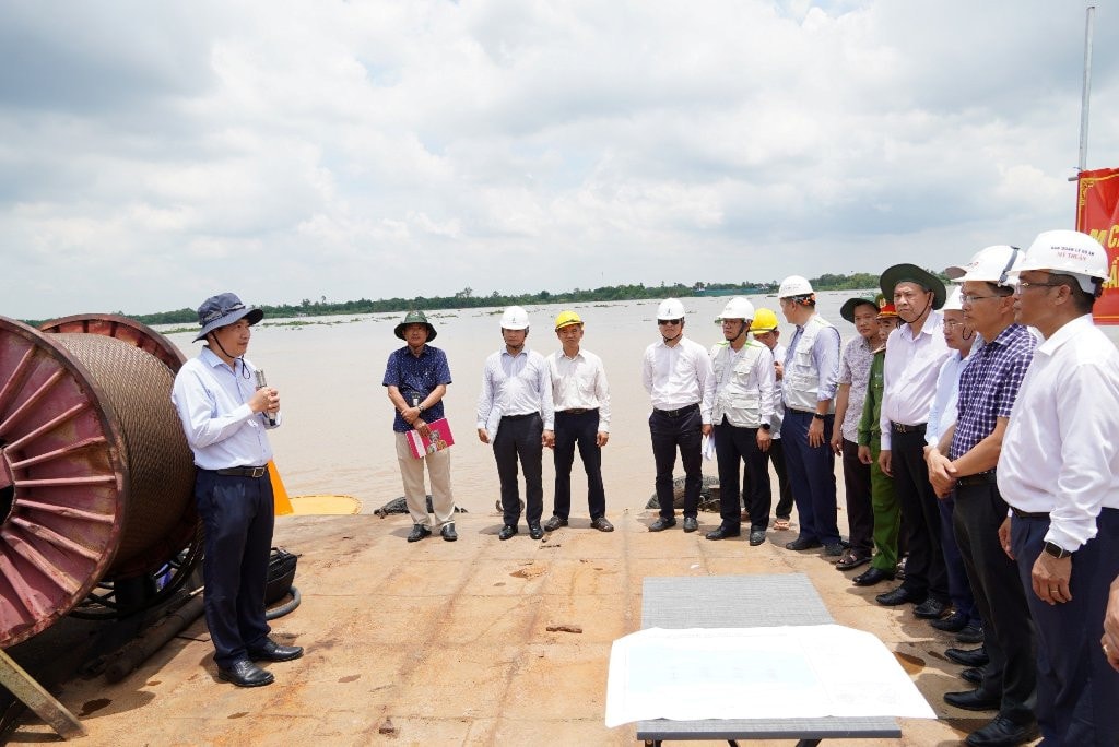 Bài 1: Nỗ lực thi công cao tốc theo cách “cầu không chờ đường, người không chờ việc”