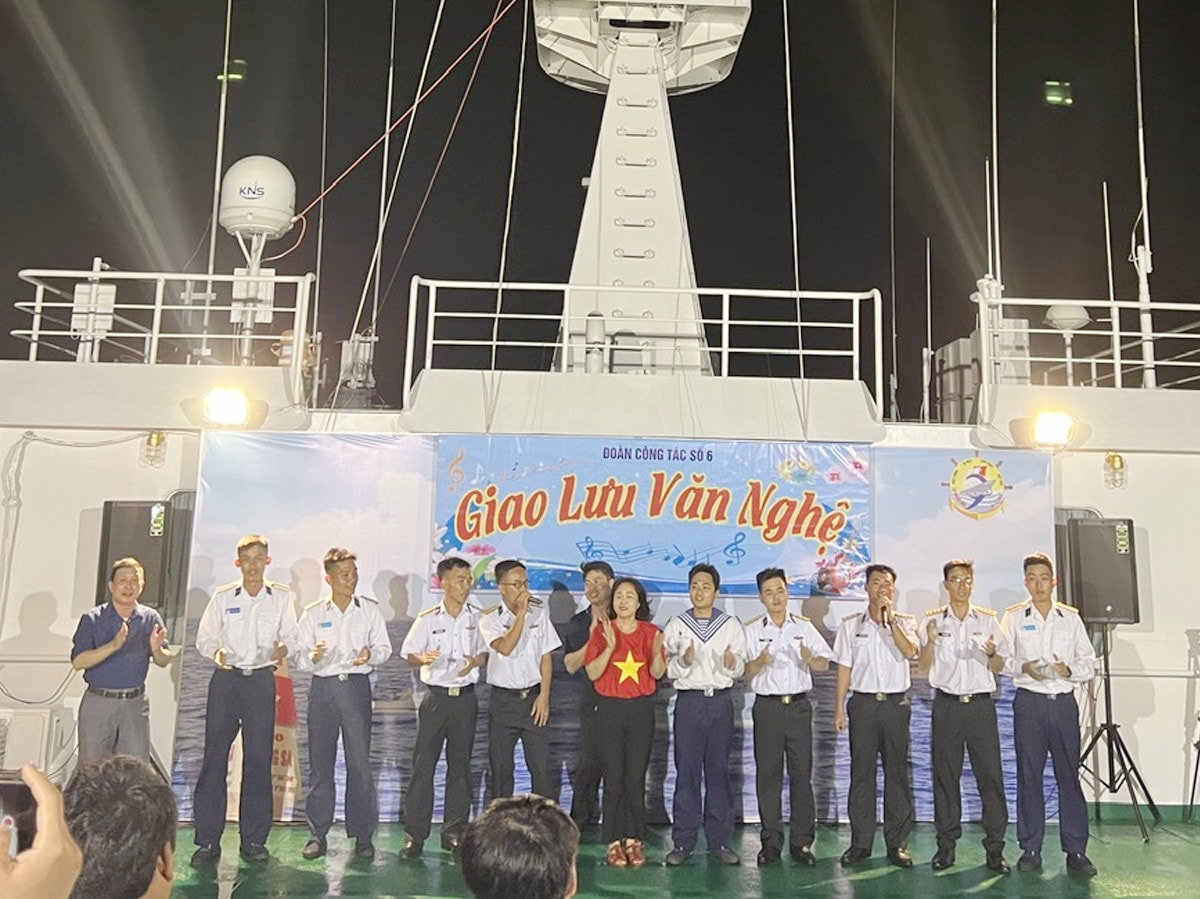 Phóng sự ảnh Trường Sa, vẻ đẹp kiên cường giữa biển khơi -0