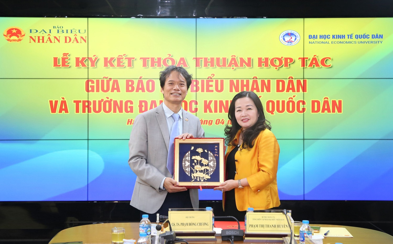Báo Đại biểu Nhân dân ký kết thỏa thuận hợp tác với Trường Đại học Kinh tế Quốc dân -0