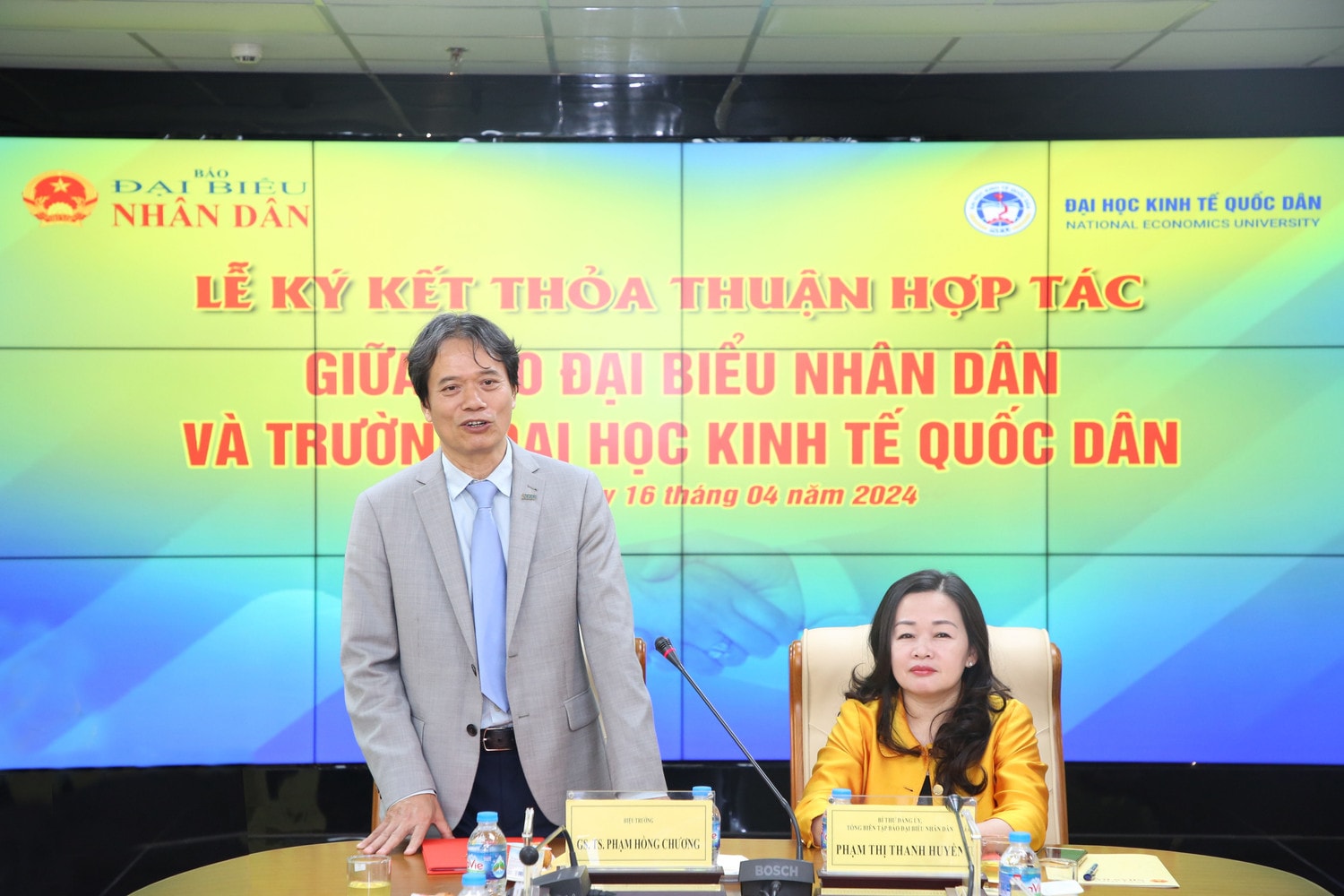 Báo Đại biểu Nhân dân ký kết thỏa thuận hợp tác với Trường Đại học Kinh tế Quốc dân -0