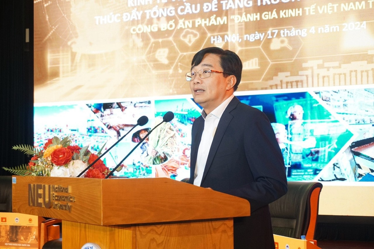 Trường Đại học Kinh tế Quốc dân công bố Ấn phẩm Đánh giá Kinh tế Việt Nam thường niên 2023 -0