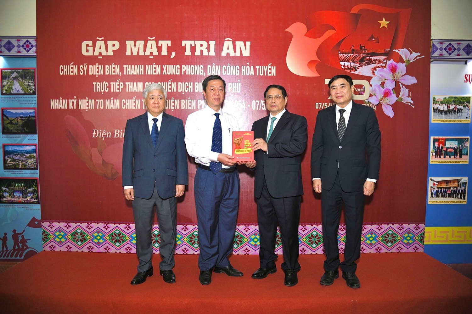 Ra mắt loạt sách kỷ niệm 70 năm Chiến thắng Điện Biên Phủ -0