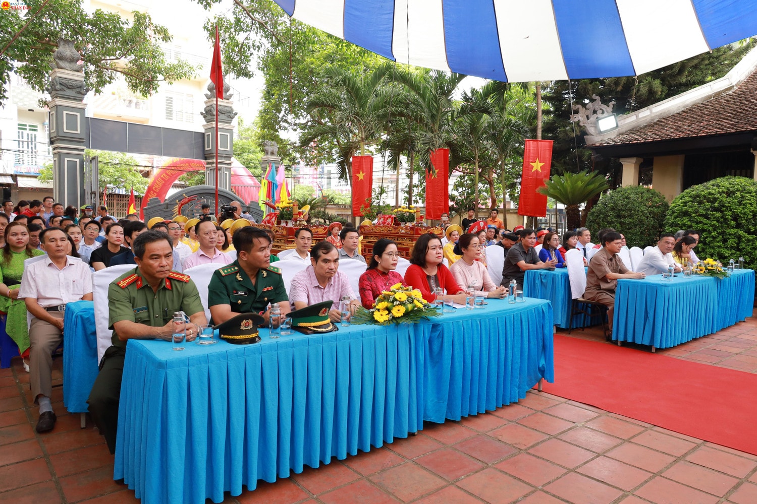 Lãnh đạo UBND, HĐND, sở, ban, ngành Tỉnh Đắk Lắk tham dự Lễ Giỗ tổ Hùng Vương tại Đình Lạc Giao. Ảnh: Khánh Ngân Lãnh đạo UBND, HĐND, sở, ban, ngành Tỉnh Đắk Lắk tham dự Lễ Giỗ tổ Hùng Vương tại Đình Lạc Giao. Ảnh: Khánh Ngân