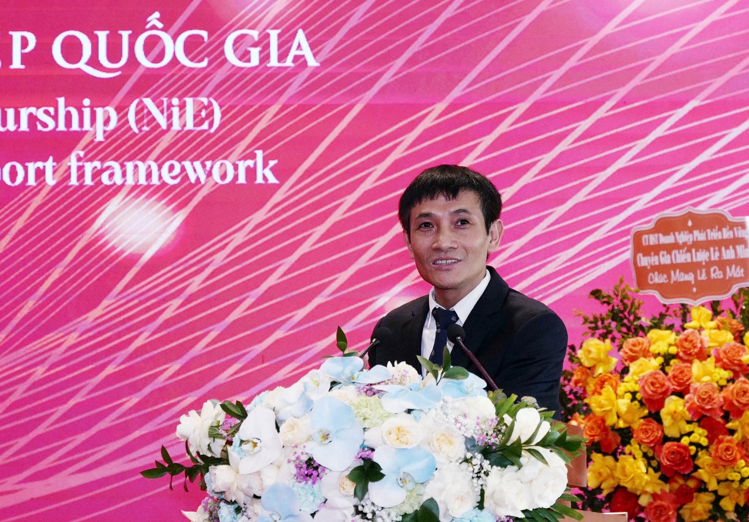 Chủ tịch Hiệp hội Khởi nghiệp Quốc gia TS. Đinh Việt Hòa phát biểu tại buổi lễ Tăng cường kết nối thúc đẩy khởi nghiệp đổi mới sáng tạo -0