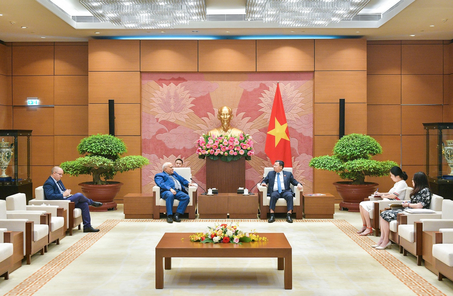 Quang cảnh cuộc tiếp 