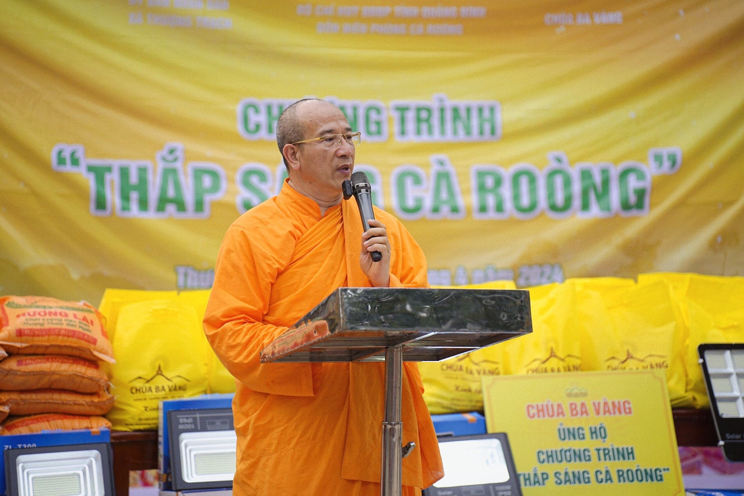 Chùa Ba Vàng chung tay vì đời sống đồng bào Ma Coong - 0