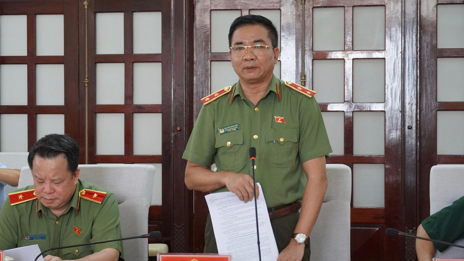 Phó Chủ nhiệm Ủy ban, Trung tướng Nguyễn Minh Đức phát biểu tại buổi làm việc 