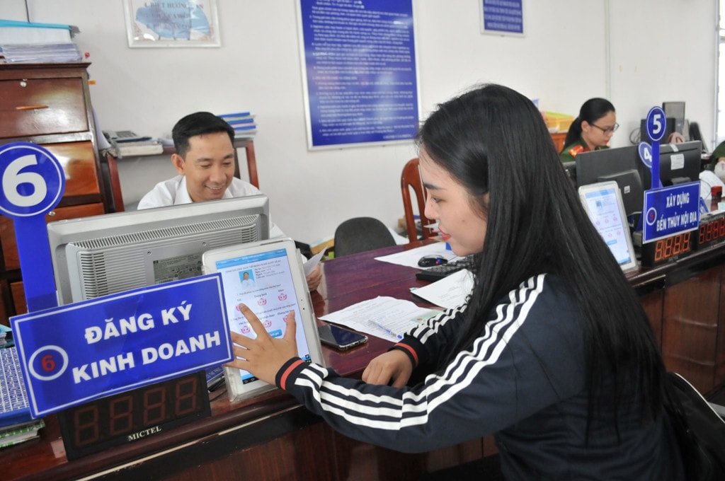 Đồng Tháp dẫn đầu khu vực đồng bằng sông Cửu Long về chỉ số hài lòng phục vụ hành chính ảnh 1 Đồng Tháp dẫn đầu khu vực đồng bằng sông Cửu Long về chỉ số hài lòng phục vụ hành chính