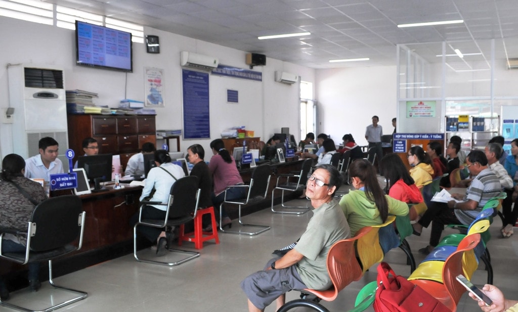 Chi nhánh Văn phòng Đăng ký đất đai huyện Châu Thành để 2.430 hồ sơ đo vẽ đất trễ hạn (Ảnh: minh họa) Kiên Giang: Để hơn 2.430 hồ sơ đo vẽ đất trễ hạn, nhiều viên chức bị đề nghị kiểm điểm