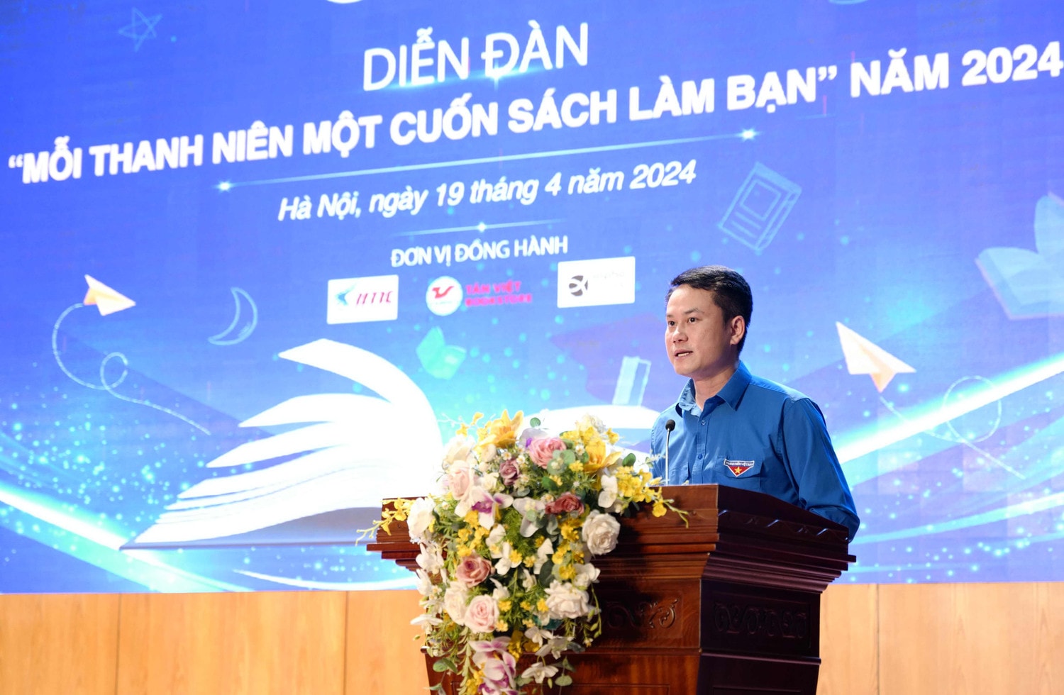 Nỗ lực khơi dậy tình yêu sách của thanh viên, sinh viên -0