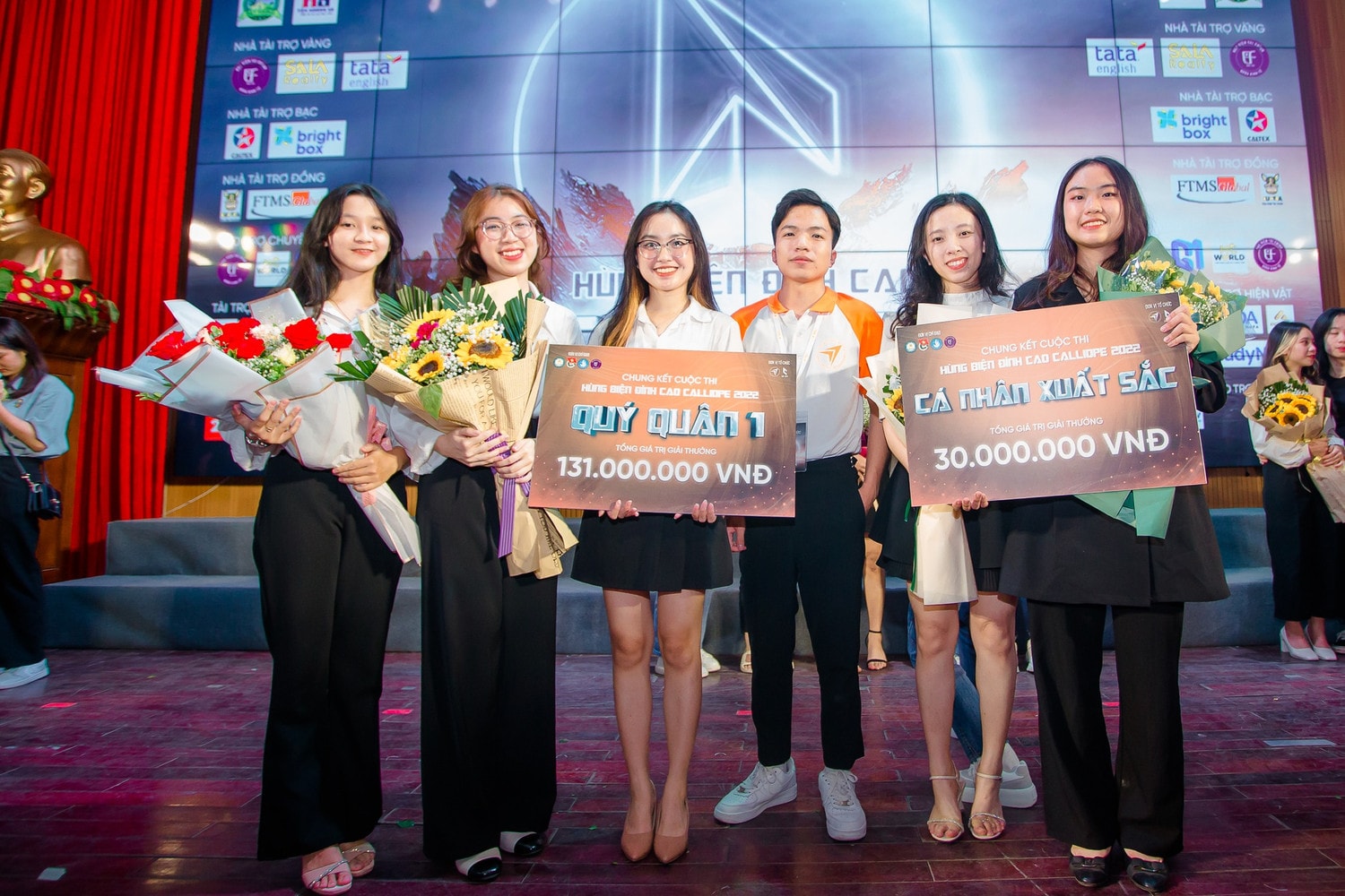 Nữ sinh Ngoại thương tốt nghiệp sớm với chỉ một môn không đạt điểm A -0