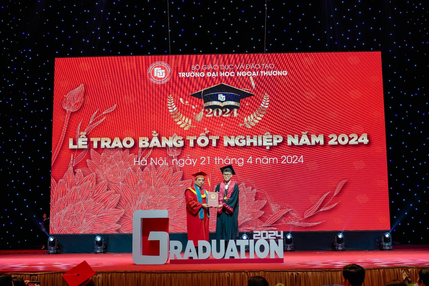 Gần 83% sinh viên Ngoại thương tốt nghiệp sớm xếp loại xuất sắc và giỏi -0