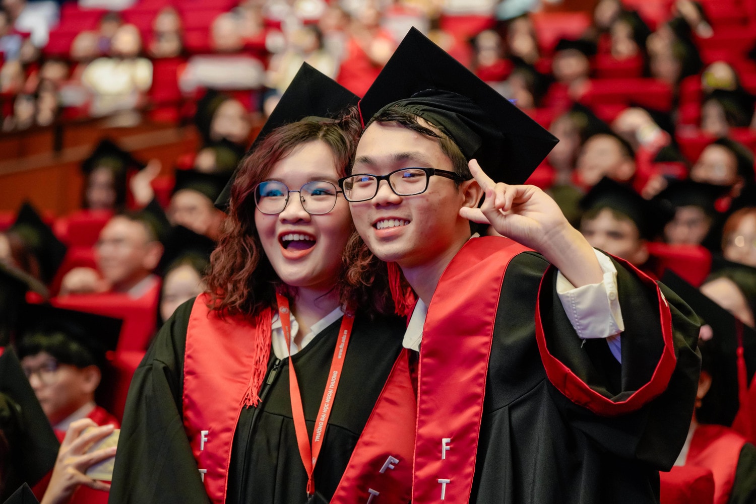 Các sinh viên đã hoàn thành chương trình học trong vòng 3,5 năm, sớm hơn nửa năm so với thời gian đào tạo chuẩn toàn khóa Gần 83% sinh viên Ngoại thương tốt nghiệp sớm xếp loại xuất sắc và giỏi -0