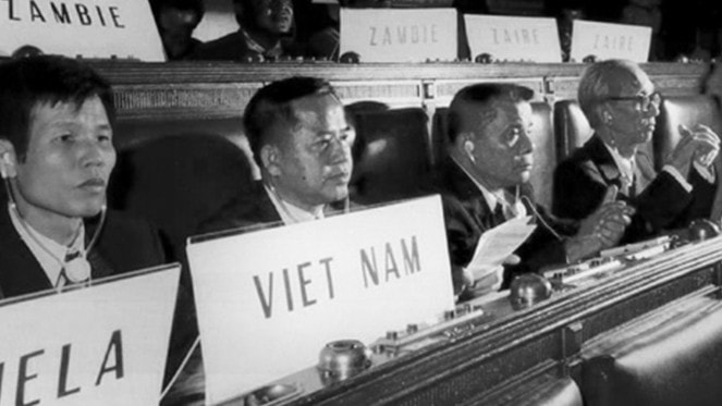 Đoàn đại biểu Việt Nam do Phó Chủ tịch Quốc hội Phan Anh (người thứ hai từ phải sang) làm Trưởng đoàn tại Hội nghị IPU-69. Roma, Italy, tháng 9.1982