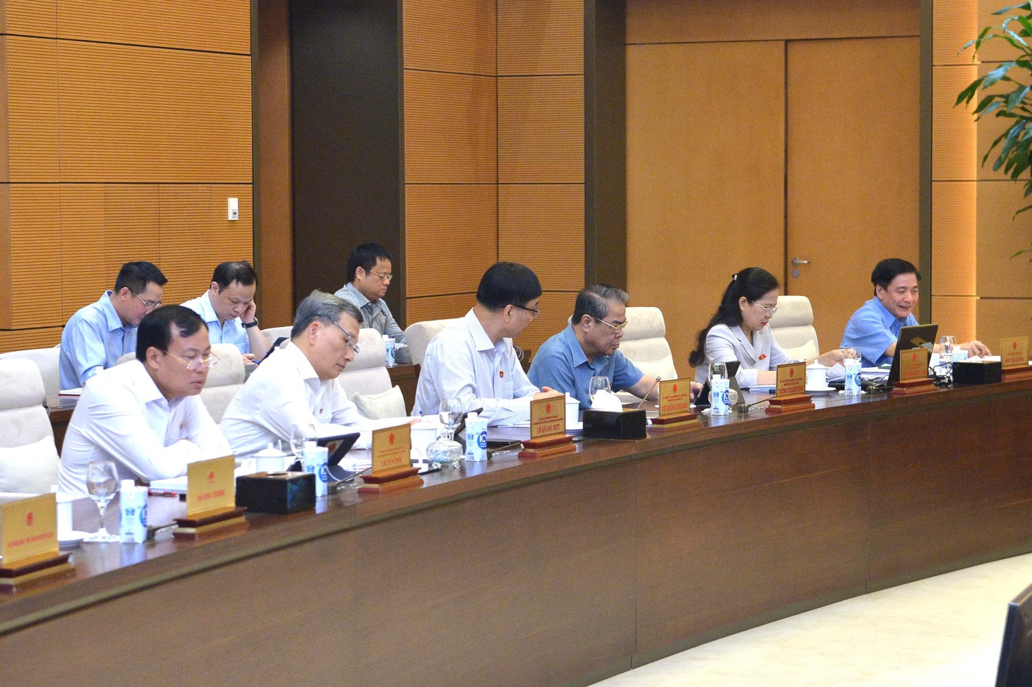 Thể chế hóa đầy đủ các chủ trương của Đảng về phát triển bền vững đô thị và nông thôn -0
