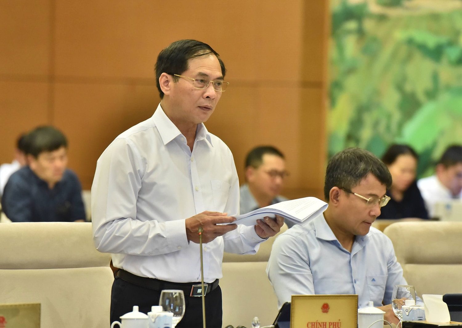 Bảo đảm chế độ với thành viên cơ quan Việt Nam ở nước ngoài phù hợp với vị thế, điều kiện đất nước -0