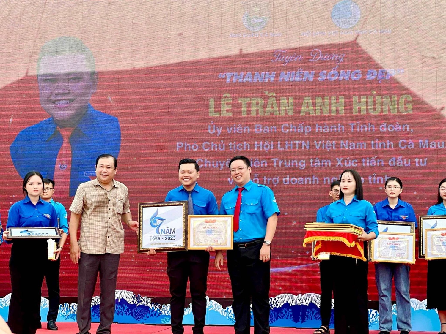 Các tổ chức chính trị - xã hội làm tốt vai trò nòng cốt trong thực hiện các phong trào thi đua yêu nước gắn với học tập, làm theo tư tưởng, đạo đức, phong cách Hồ Chí Minh và phong trào thi đua “Dân vận khéo”.
