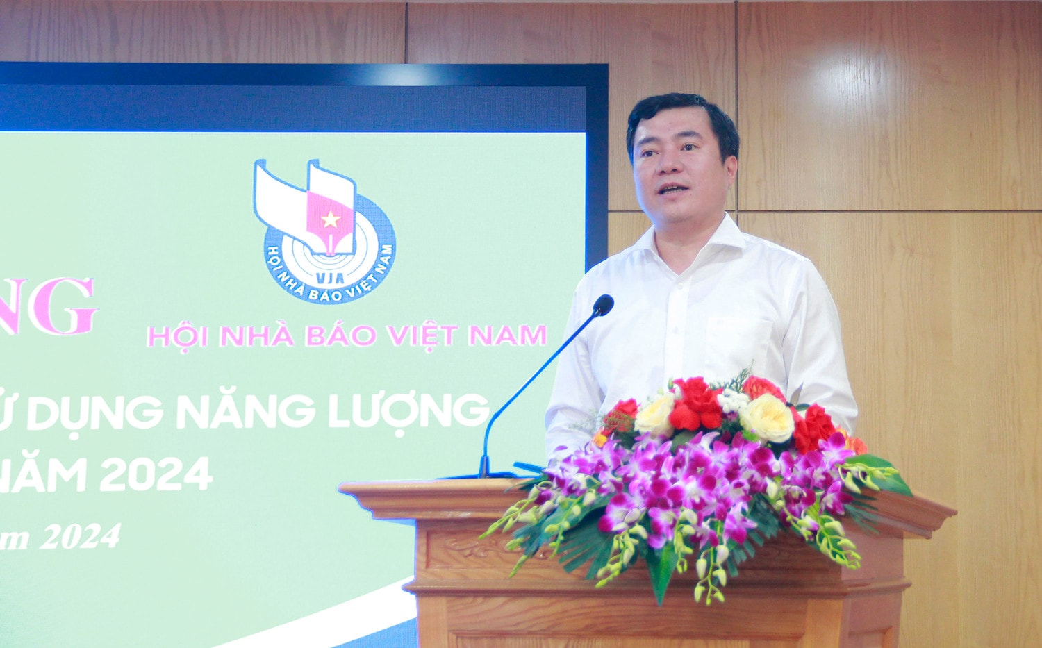 Thứ Trưởng Bộ Công Thương Nguyễn Sinh Nhật Tân phát biểu tại lễ phát động Phát động Giải Báo chí toàn quốc tuyên truyền sử dụng năng lượng tiết kiệm và hiệu quả -0