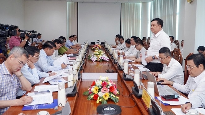 Lãnh đạo tỉnh Bà Rịa – Vũng Tàu làm việc với EVN về tình hình cung ứng điện. Ảnh: EVN