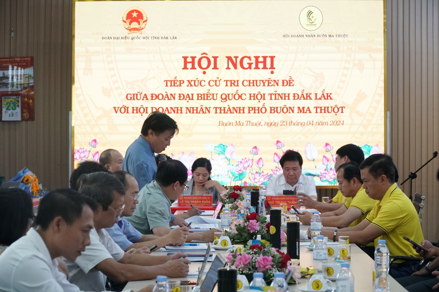 Đại diện các sở, ngành tỉnh Đắk Lắk trả lời ý kiến của cử tri Đại diện các sở, ngành tỉnh Đắk Lắk trả lời ý kiến của cử tri