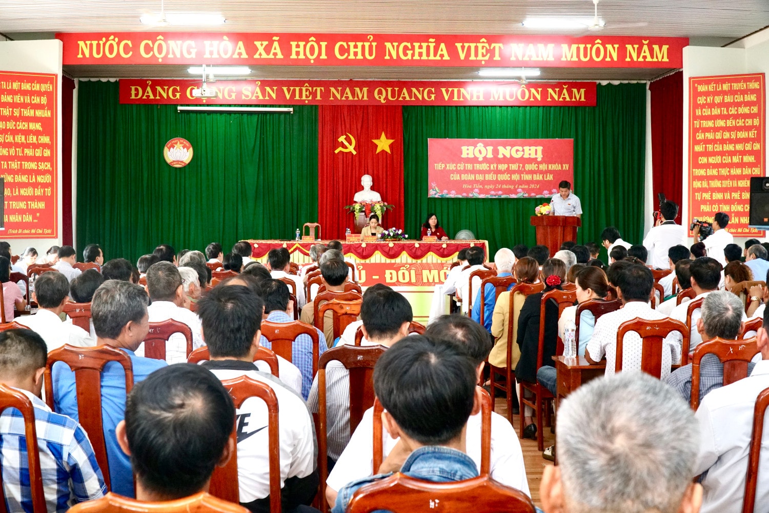 Đoàn đại biểu Quốc hội tỉnh Đắk Lắk tiếp xúc cử tri tại huyện Krông Pắk