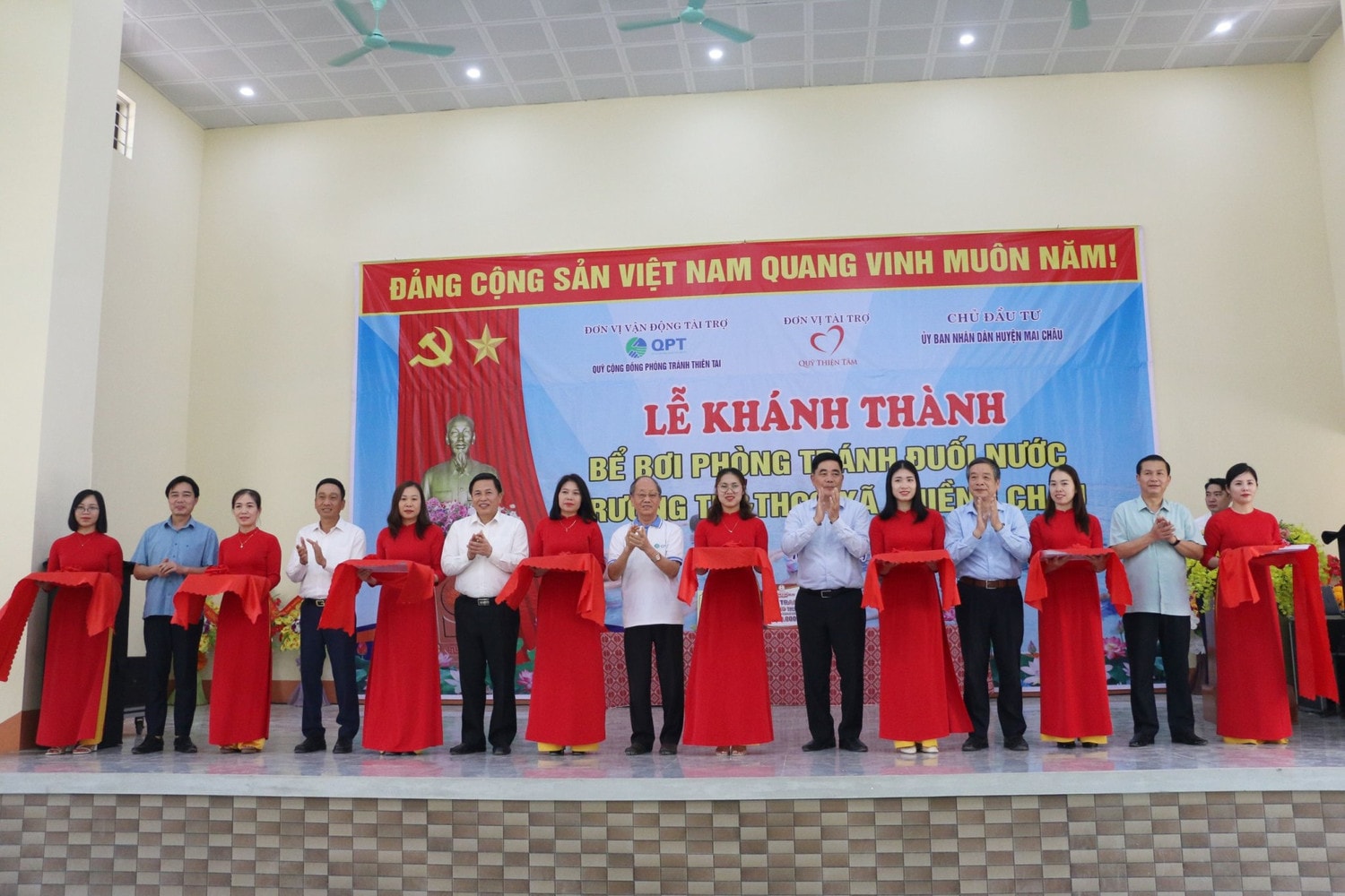 Công trình Bể bơi phòng tránh đuối nước Trường TH và THCS xã Chiềng Châu (Mai Châu) được khánh thành đưa vào sử dụng với sự hỗ trợ của QPT. Ảnh: Lê Huệ